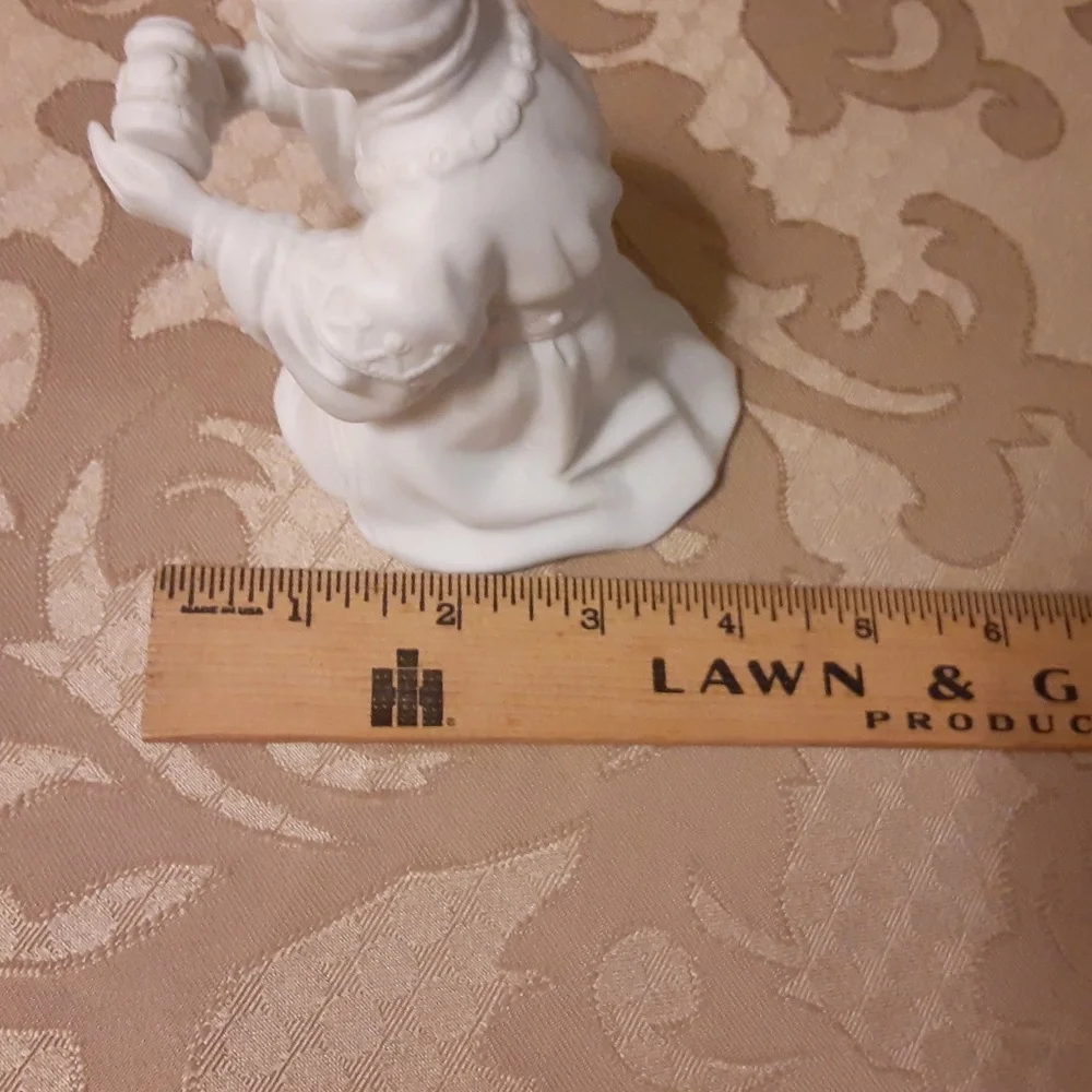 Avon Nativity Collectibles Magi-Melchior Porcelain Figurine